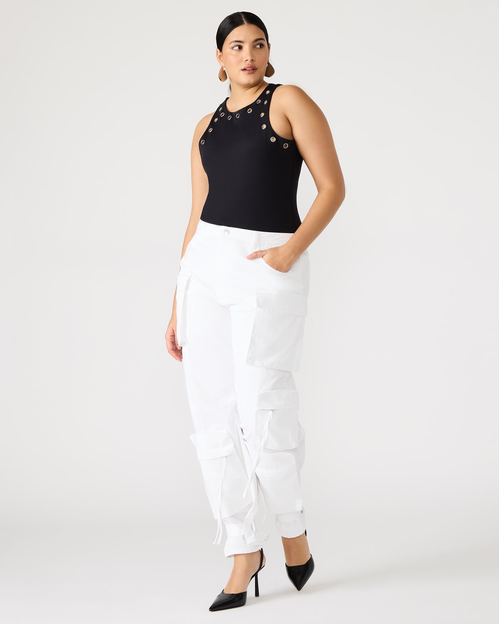 Close-up of cargo pockets on Duo Wide Leg Pants, perfect for everyday use.