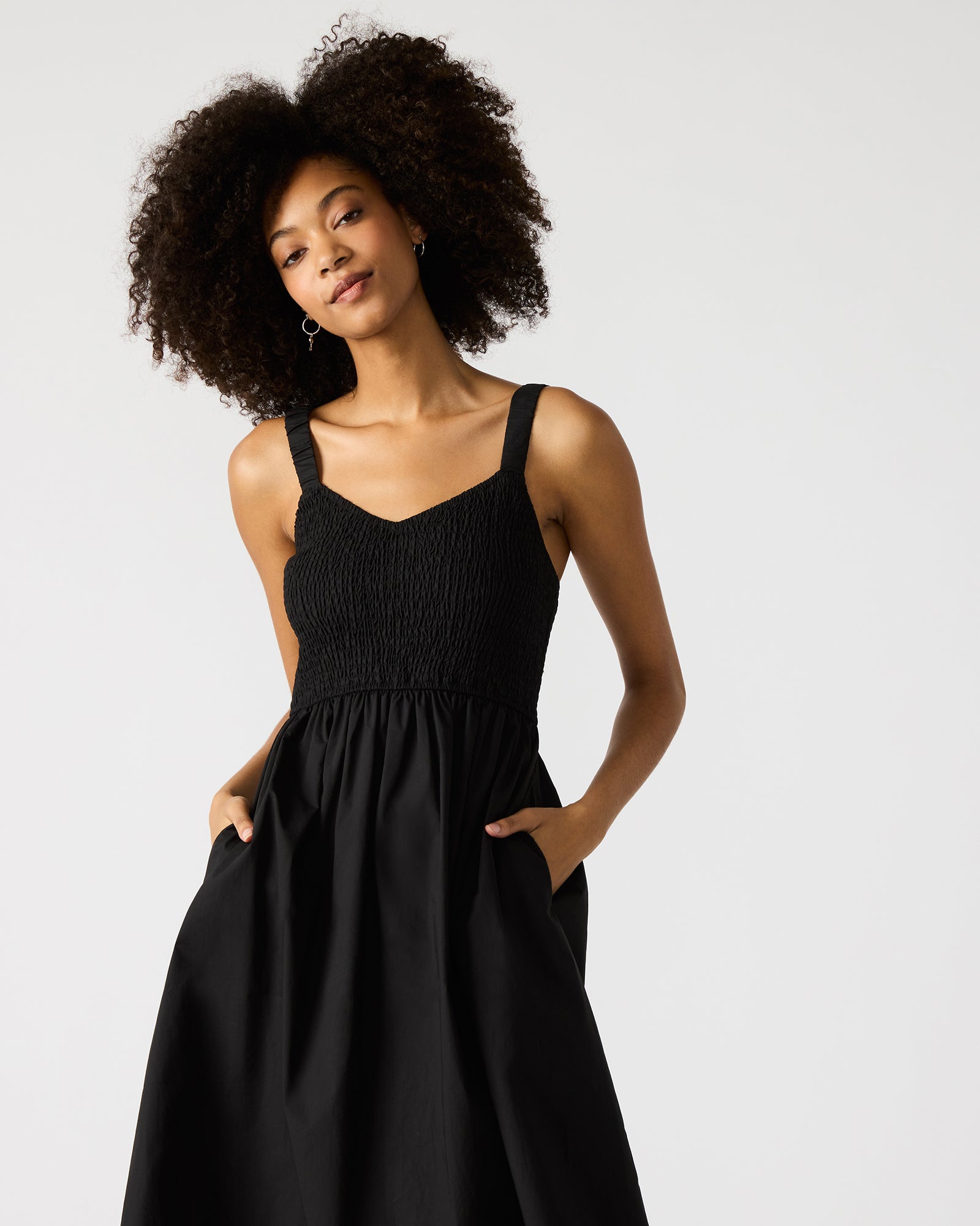 Close-up of the Fleur dresss functional pockets and flowy hem