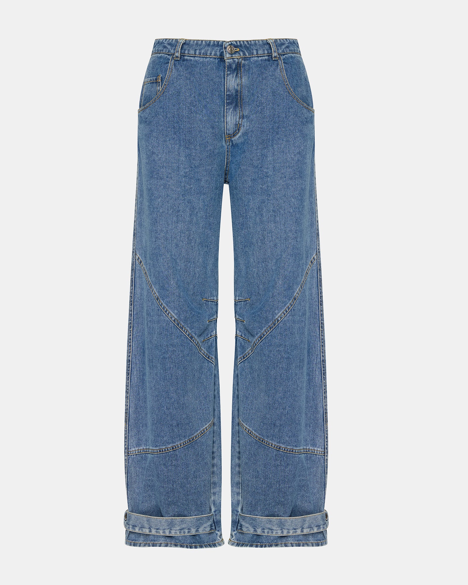 Front view of women’s barrel jeans styled with a tucked-in blouse, showcasing the relaxed fit.