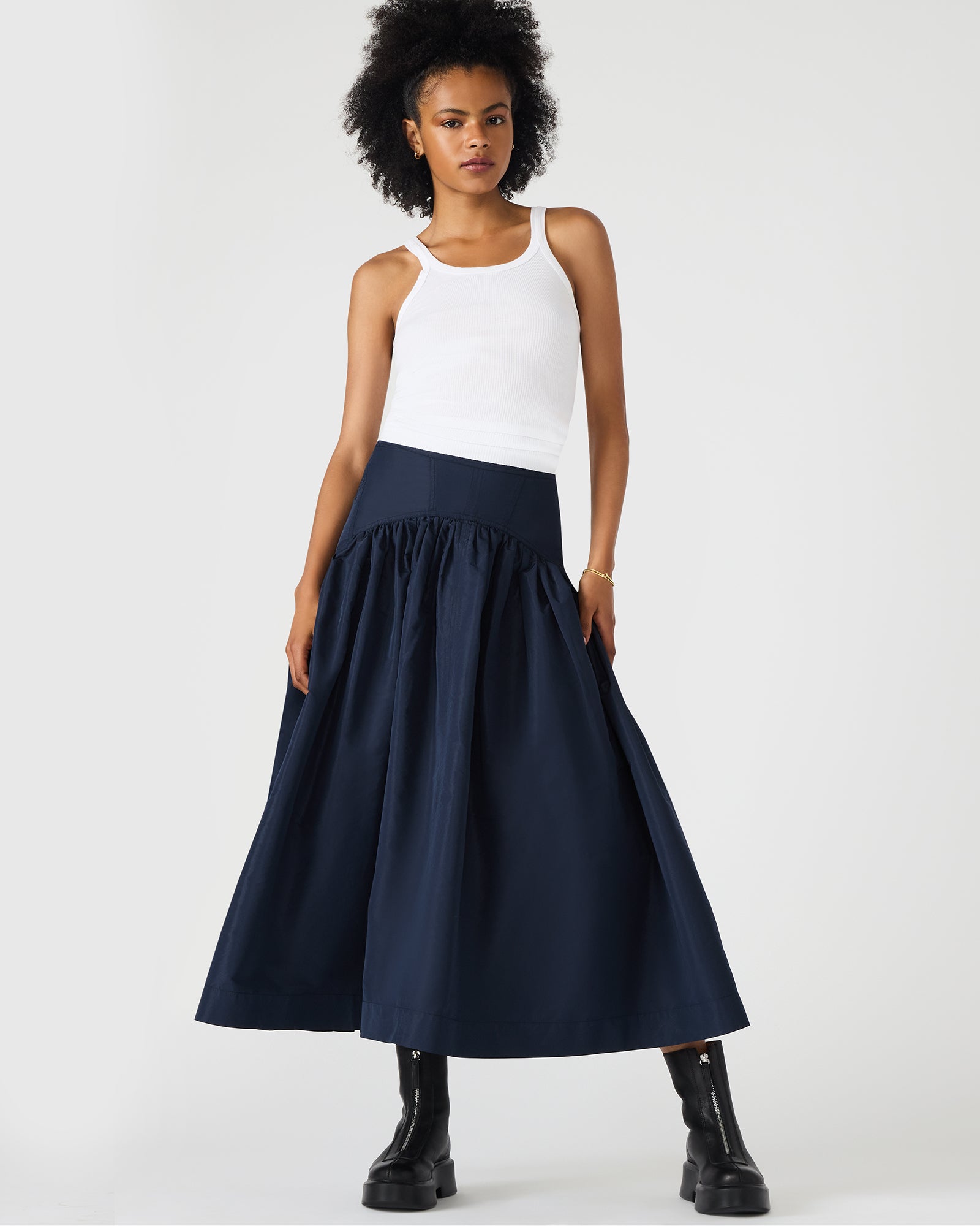 Flowy maxi skirt back detail showing zipper closure