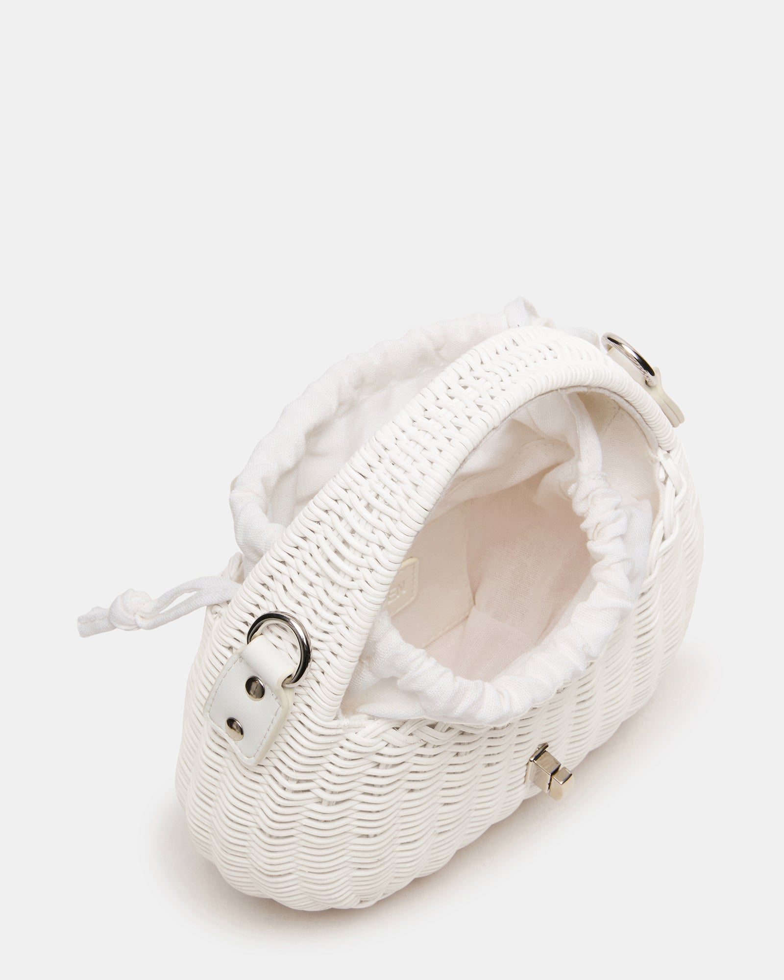 Close-up of the Canela bags removable crossbody strap and stylish design