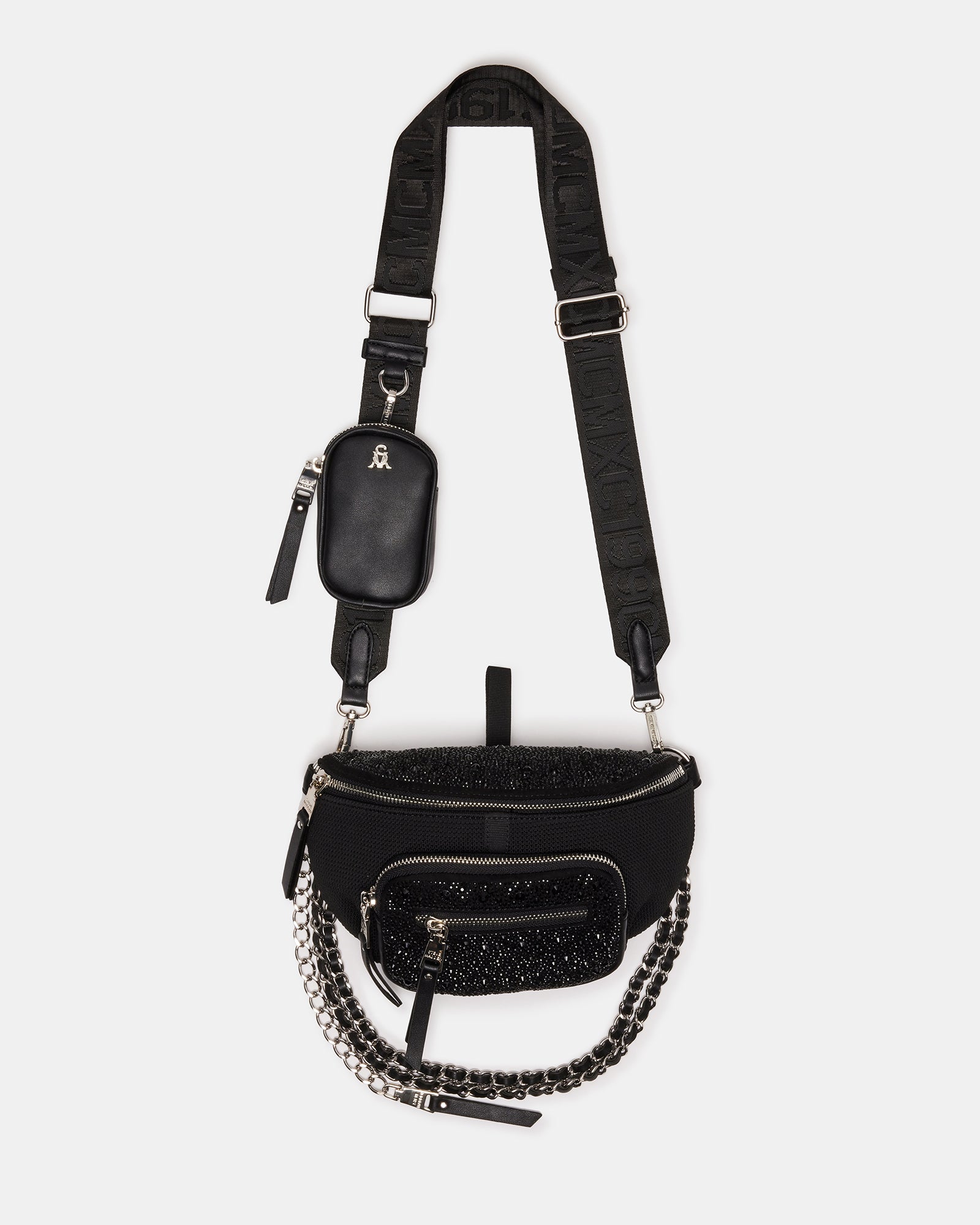Detail shot of the detachable pouch on the Maxima Bag
