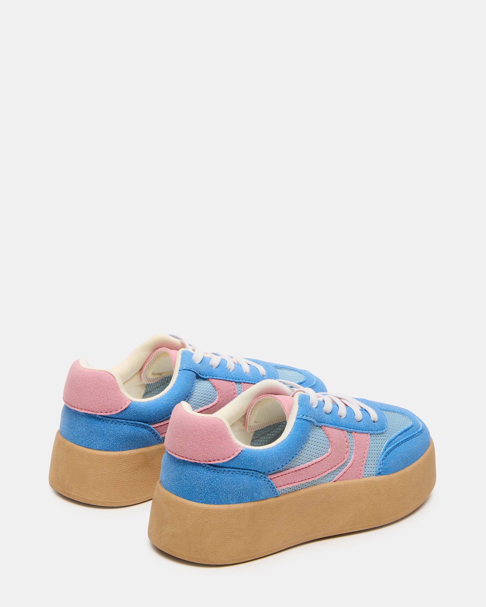Close-up of the 1-inch platform and textured sole