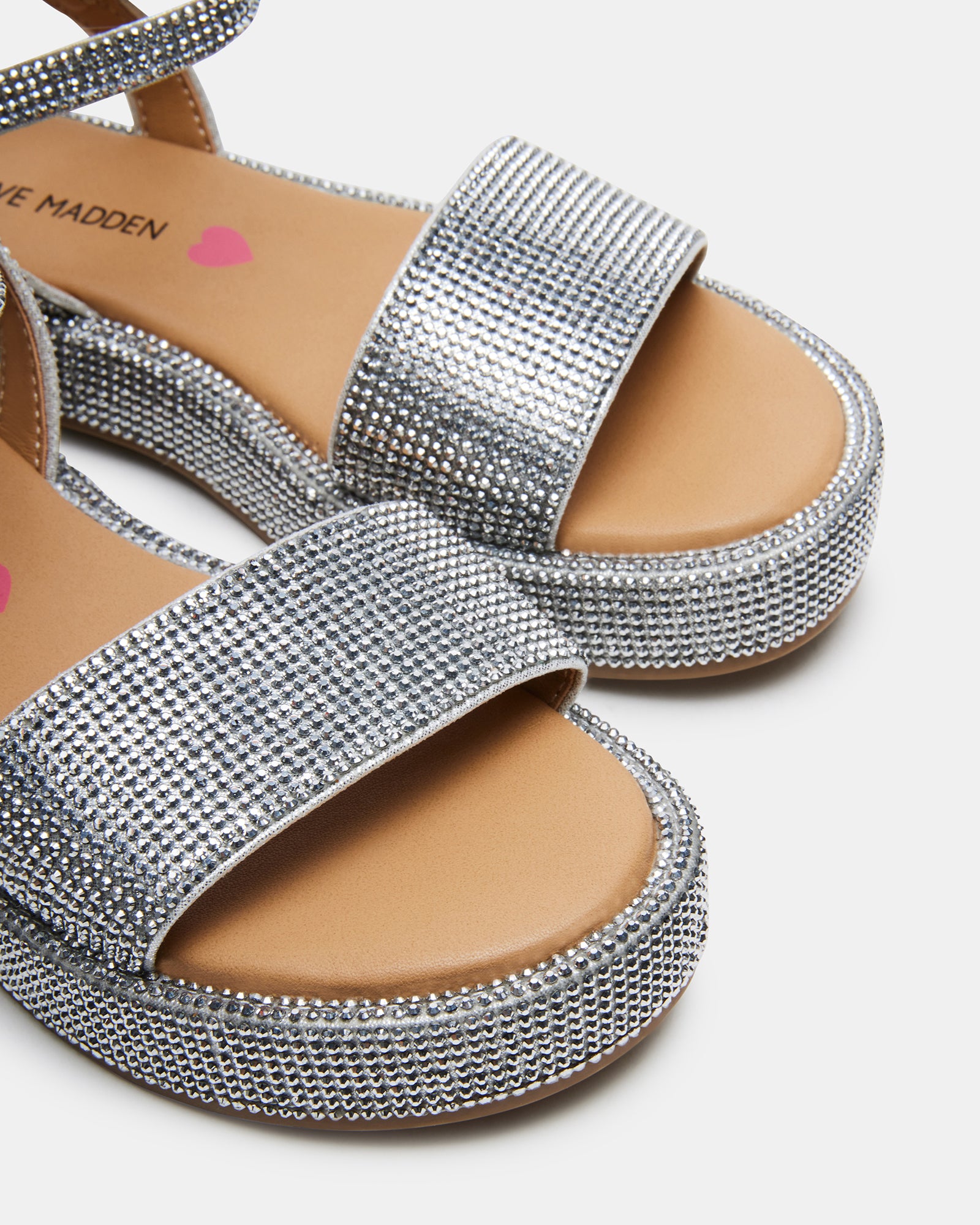 Side-by-side view showing sandals 1-inch flatform height