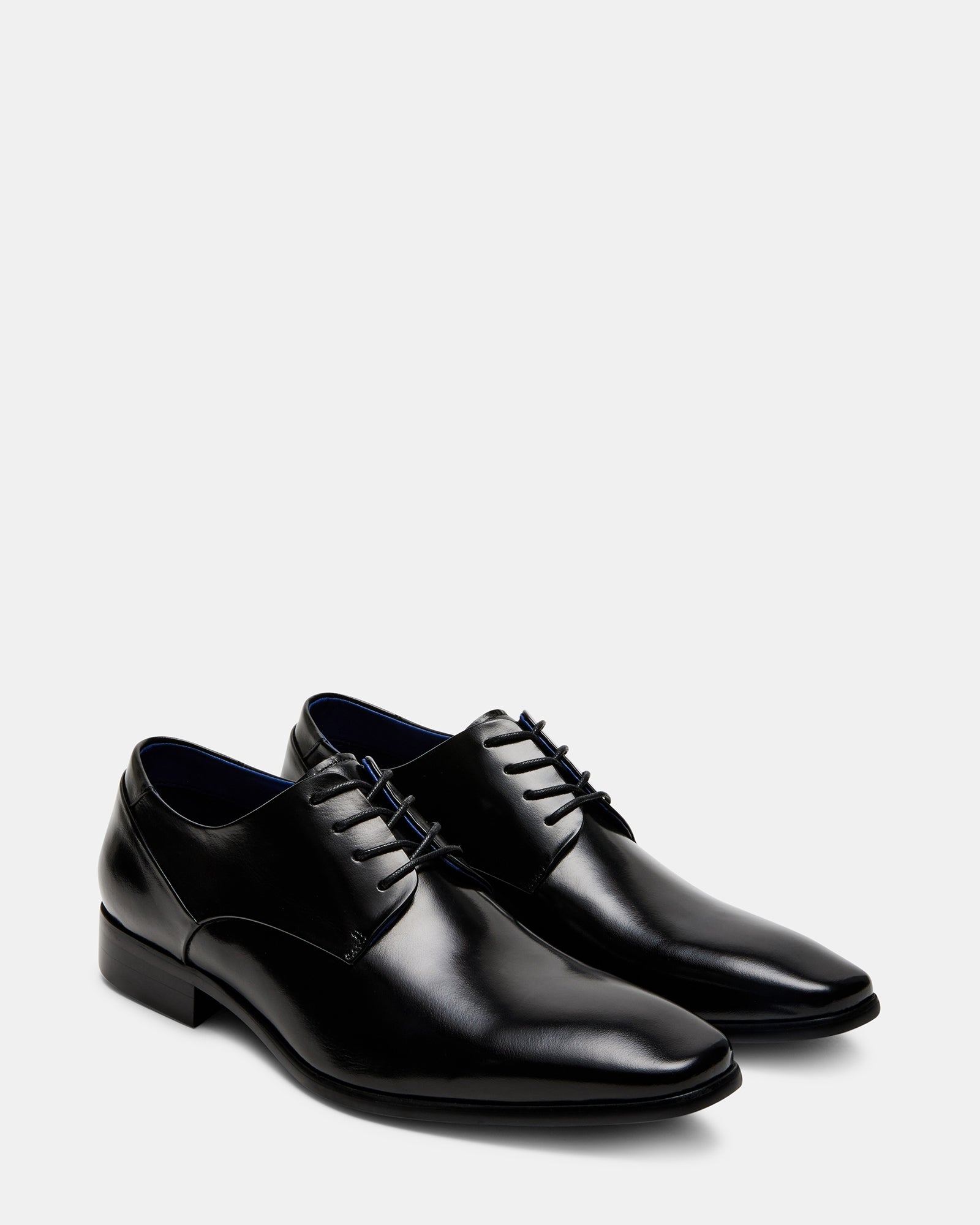 Mens dress shoes in black leather perfect for business or formal events