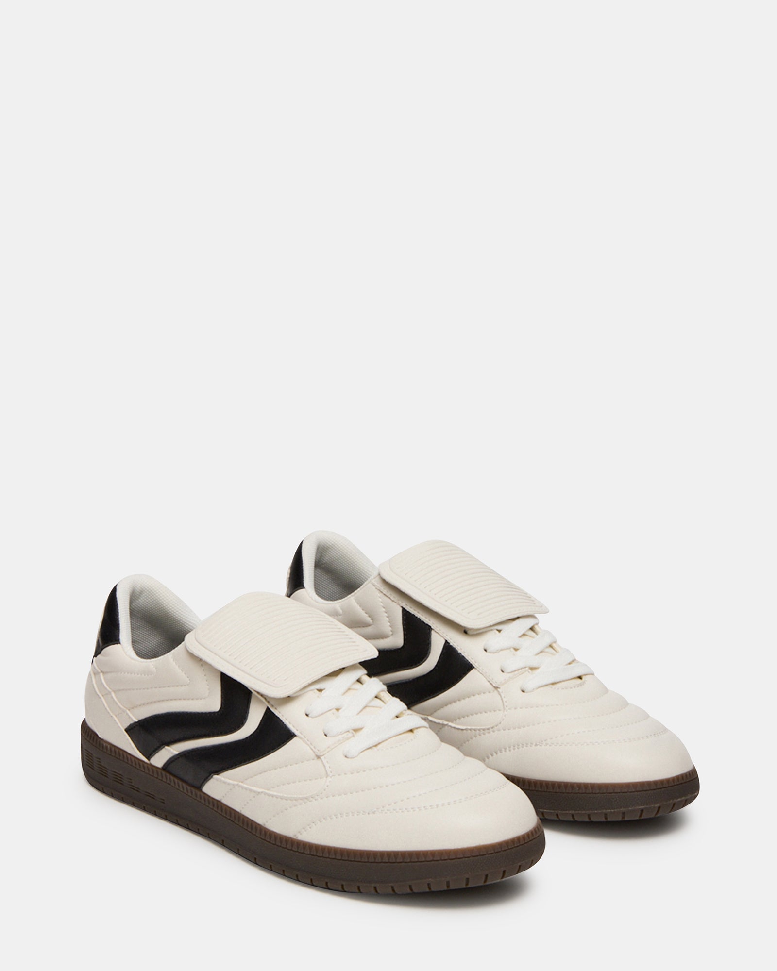 Bottom view highlighting the rubber soles grip and durability
