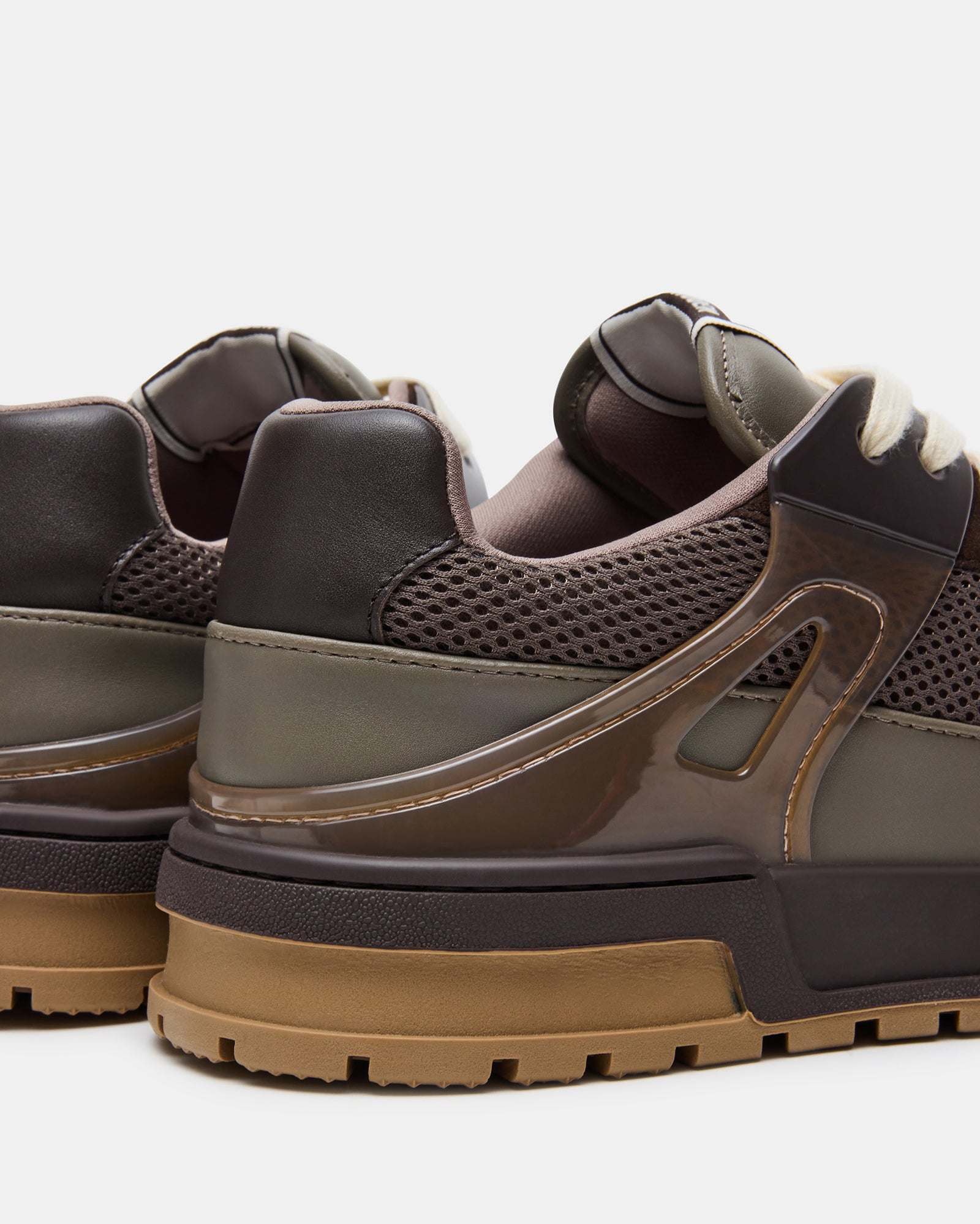 Sanchez sneakers worn in a casual outdoor setting, perfect for everyday style.