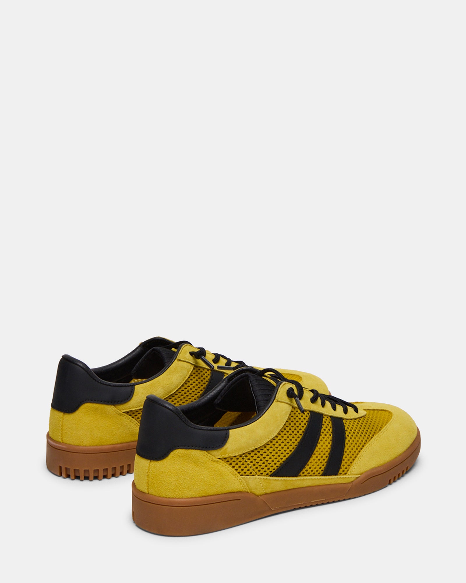 Close-up of the textile and suede material on VIENTO sneakers.
