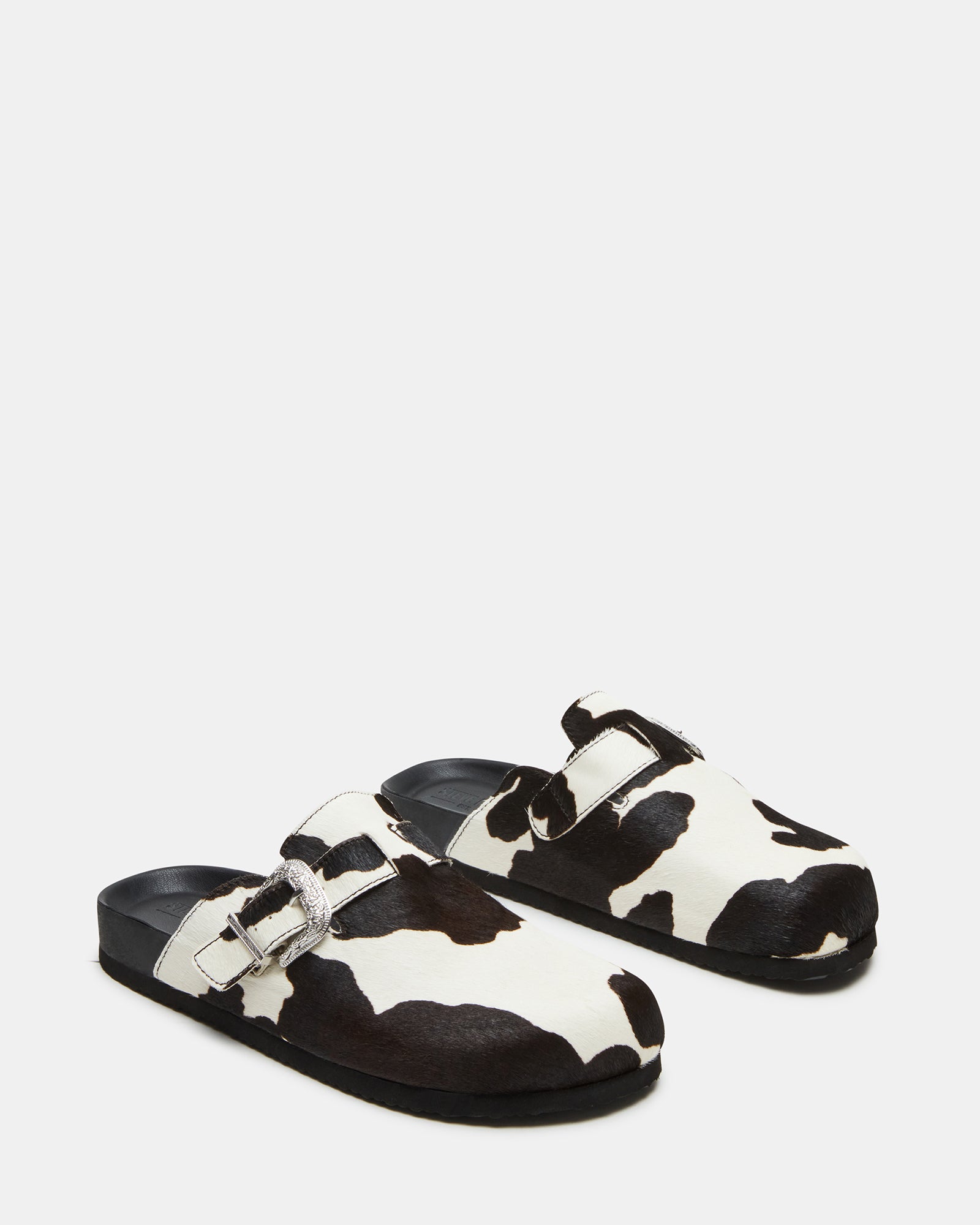 Close-up of the shoes supportive footbed and synthetic sole for comfort