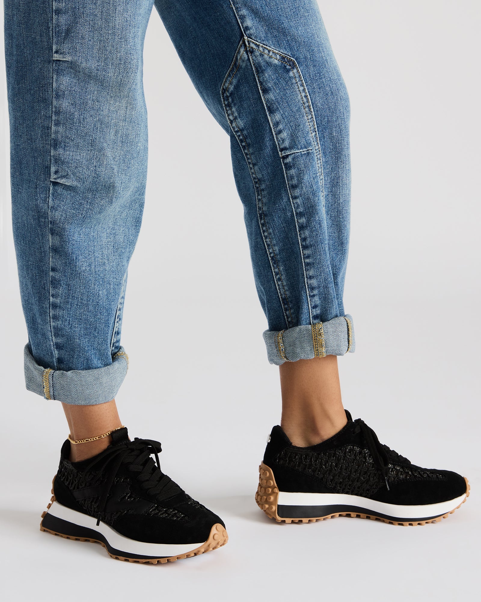 Close-up of the textured sole of Campo womens platform sneakers.