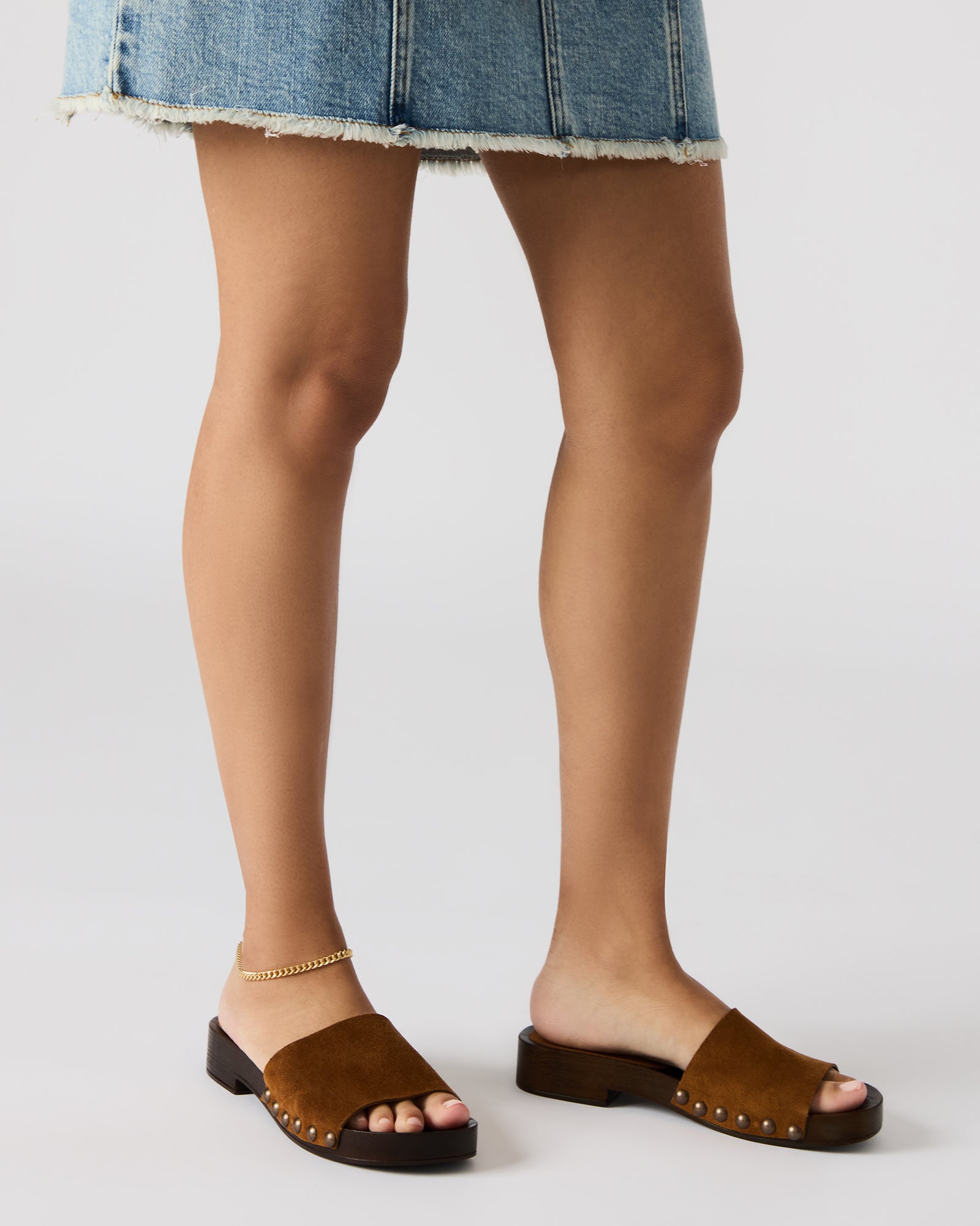 Comfortable sandals displayed on a sunny patio, ideal for summer outings.
