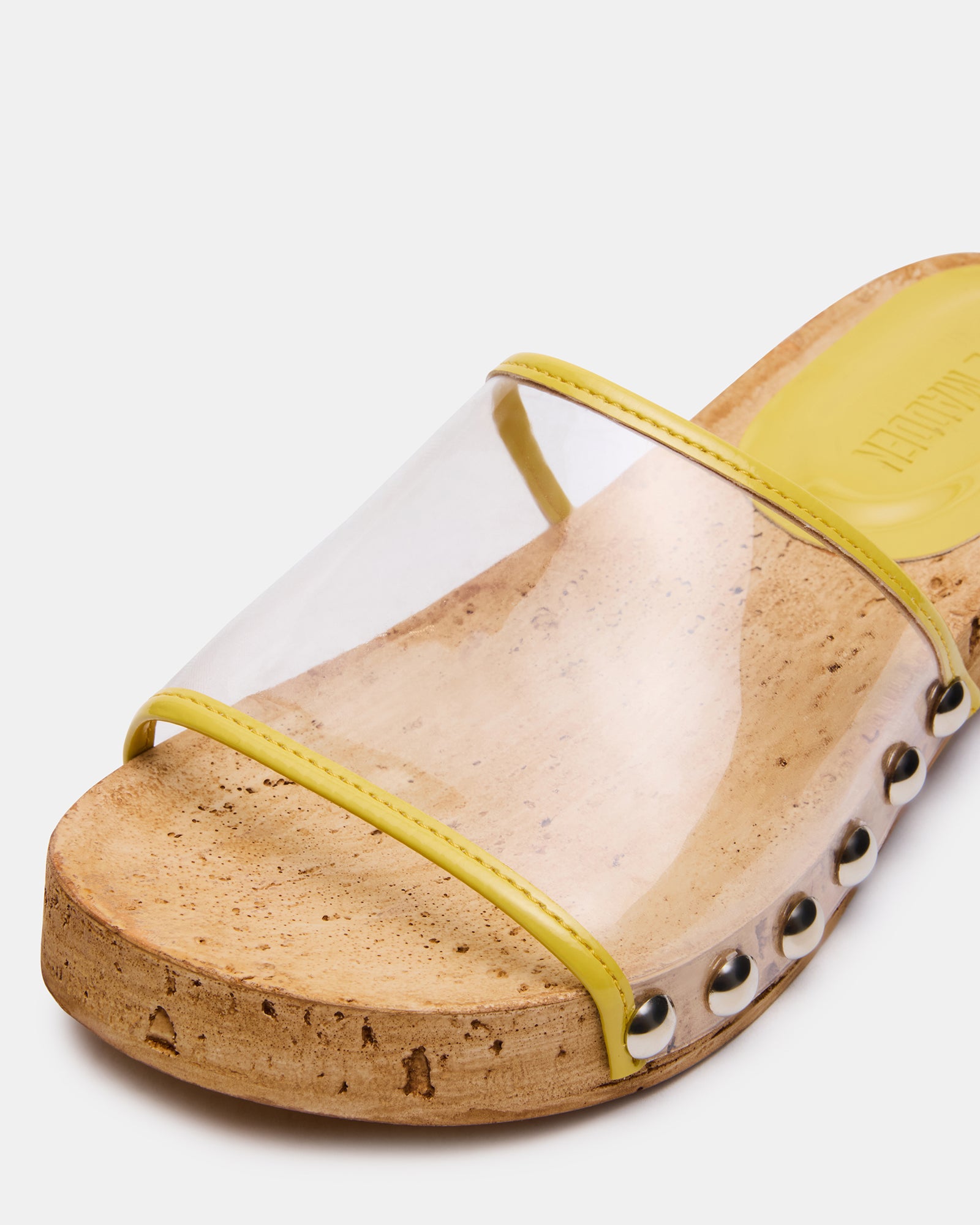 Woman wearing these comfortable sandals with a summer outfit