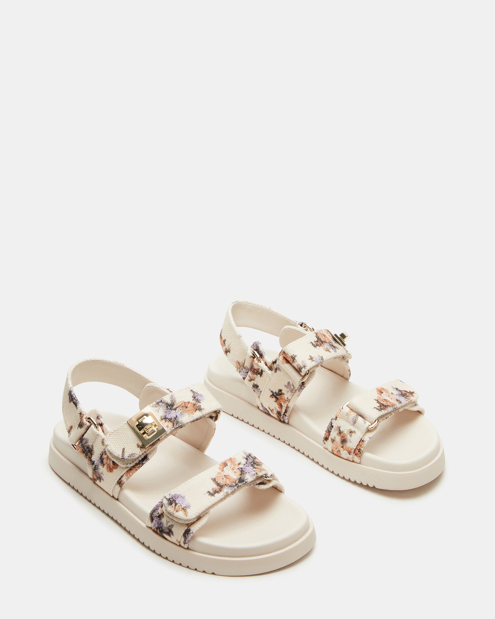 Mona Flatform Sandals worn at a summer beach event.