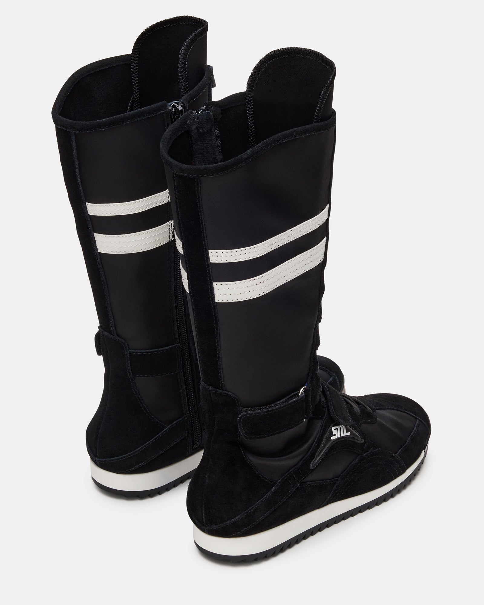 Front shot of MYRCELLA sneakers highlighting the rounded toe and lace-up feature