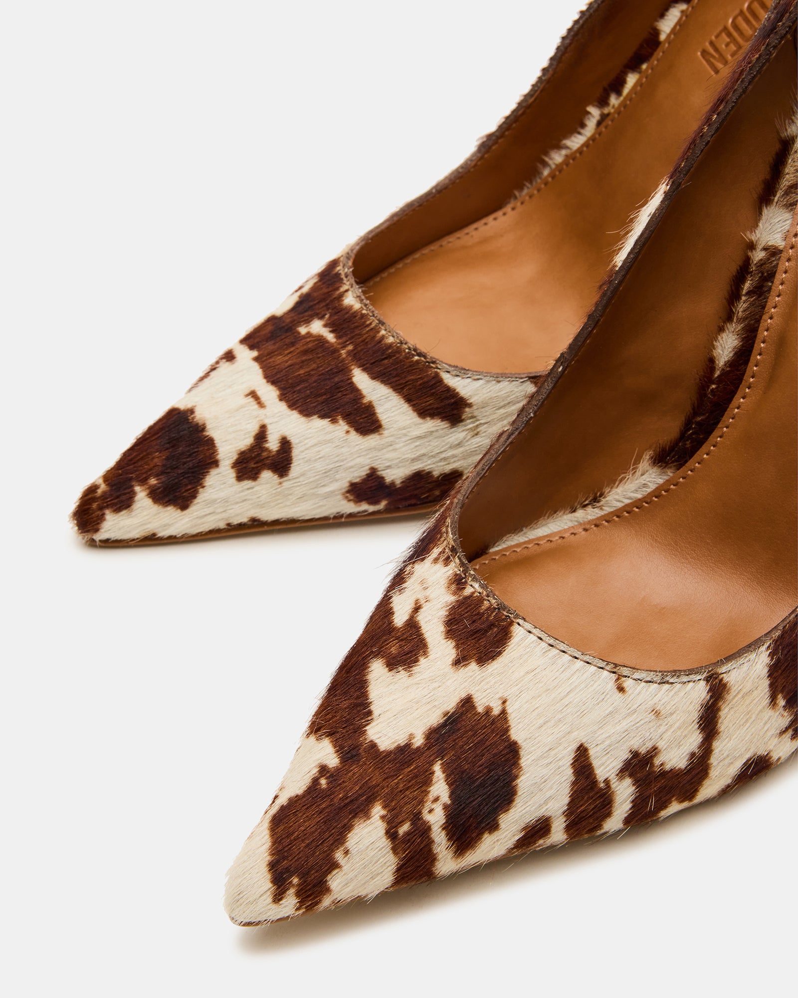 Stylish outfit pairing featuring these luxury pumps in NYC