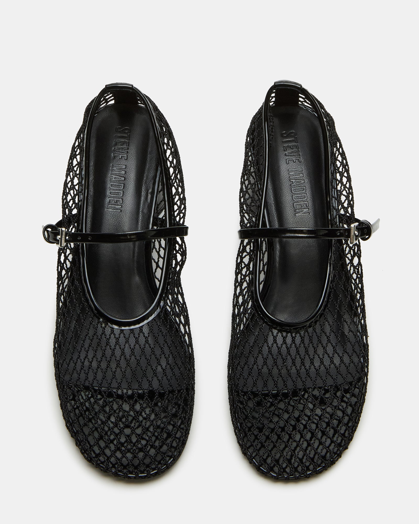 Close-up of the mesh design heels with comfortable lining and soft synthetic sock