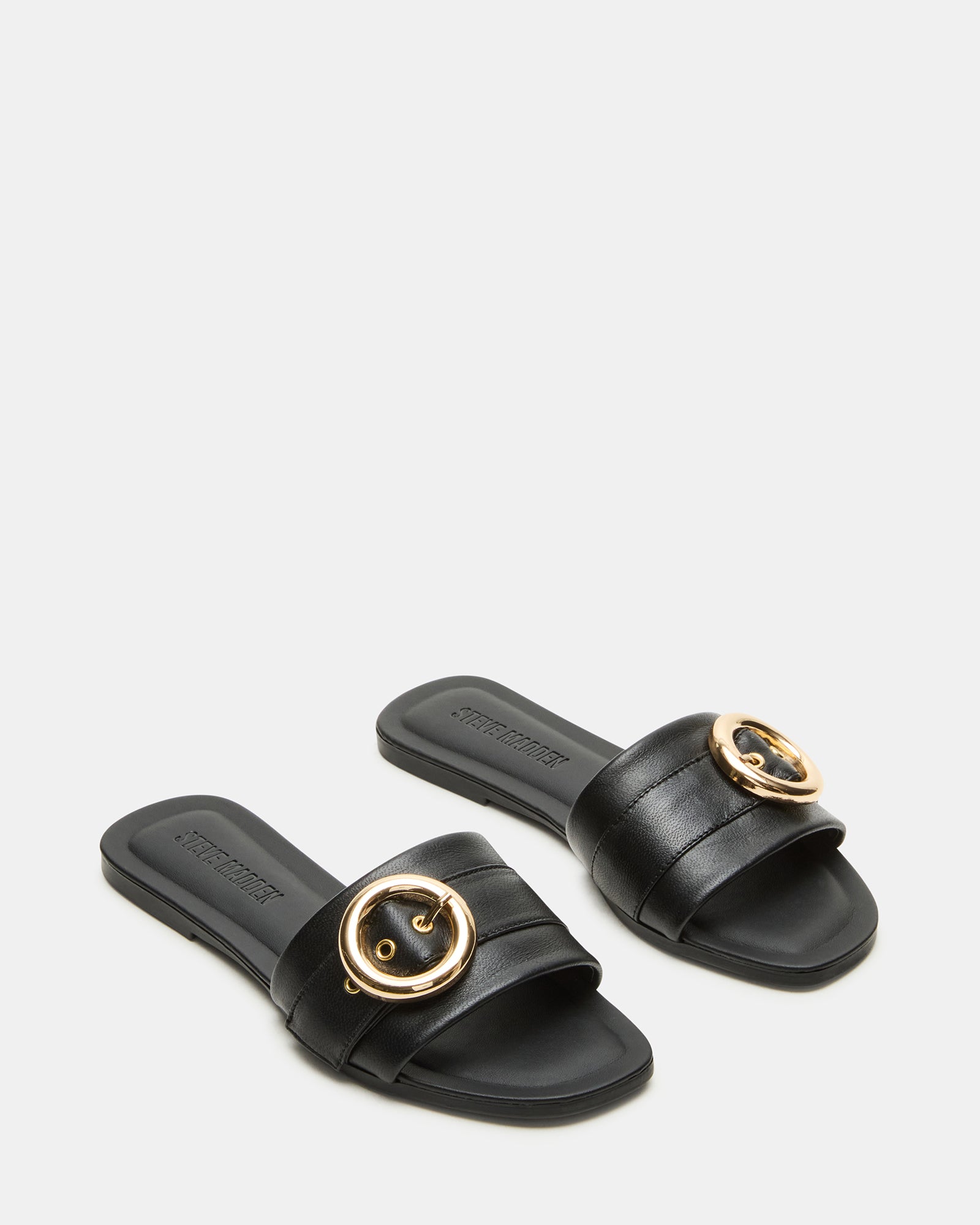 Rear view highlighting the subtle platform heel and durable sole – ideal for city strolls.