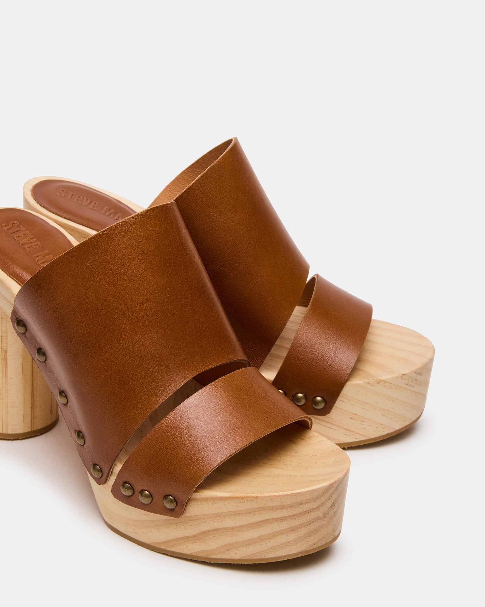Rubble Tan platform sandals styled with a casual outfit for a day out.