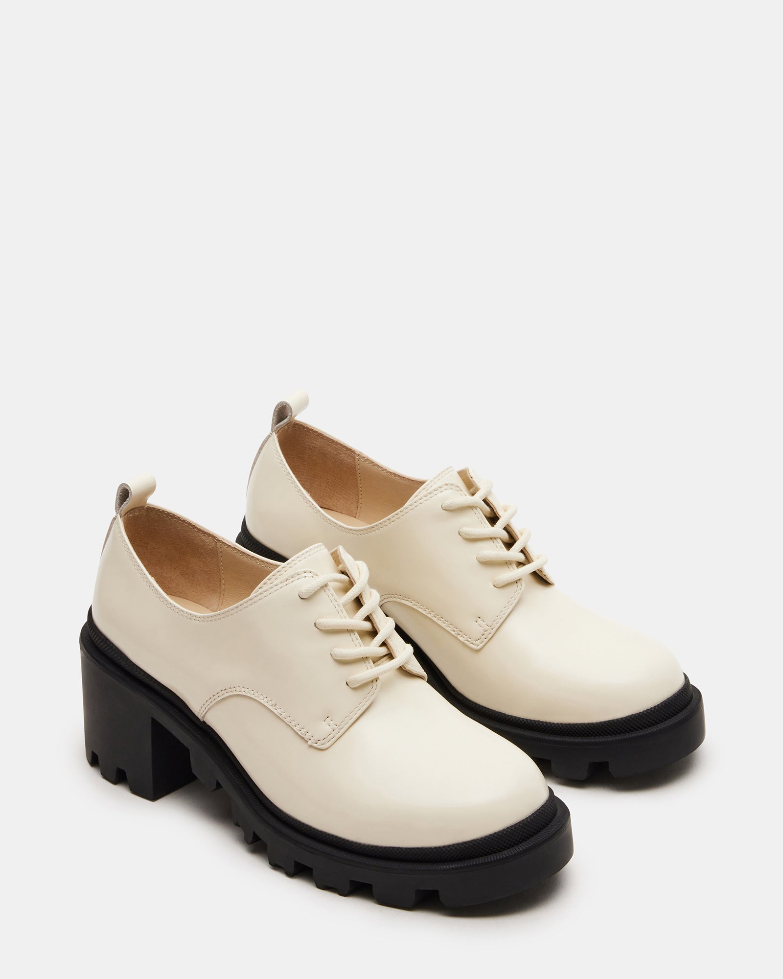 Close-up of the lace-up detail on the Stepper oxford shoes