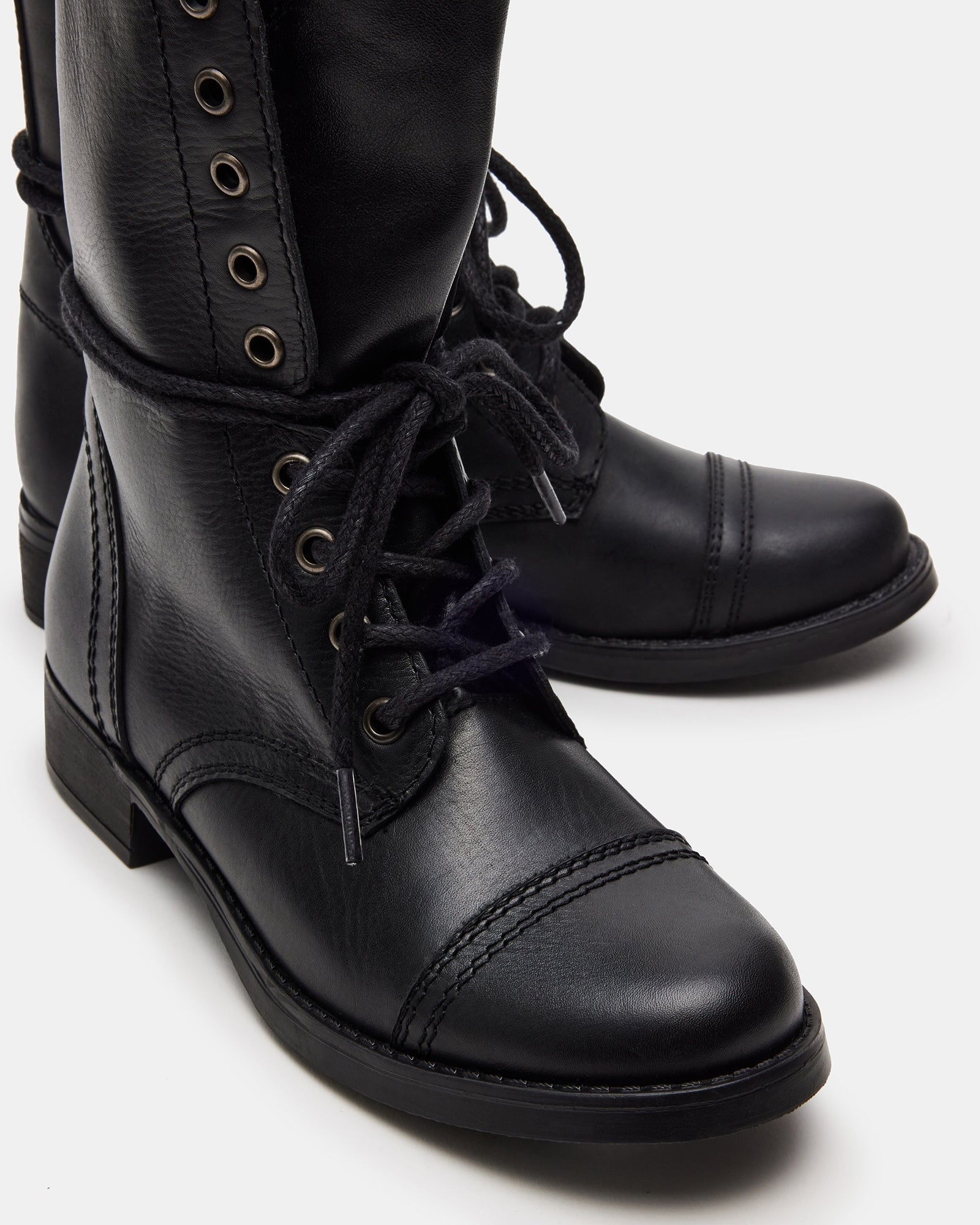 Close-up of Troopa 3.0 combat boot stitching and leather texture